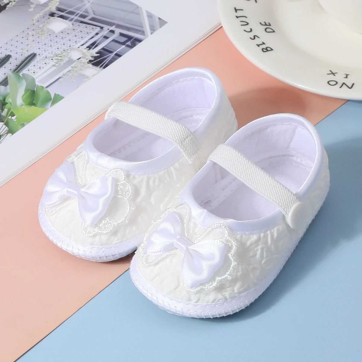 1 Pair of Baby Non-Slip Learning Walking Shoes, Cute Bow Design, Suitable for Indoor and Outdoor, Parties and Gatherings.