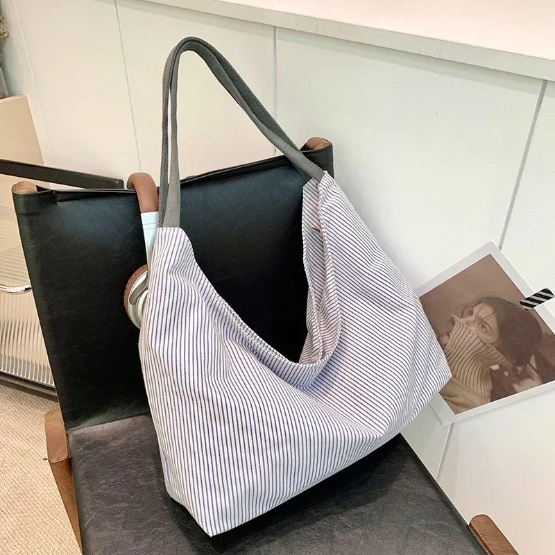 Large Capacity Trendy Striped Versatile Canvas Bag Fashionable and High-end Commuting Shoulder Bag High Quality Sweet Tote Bag