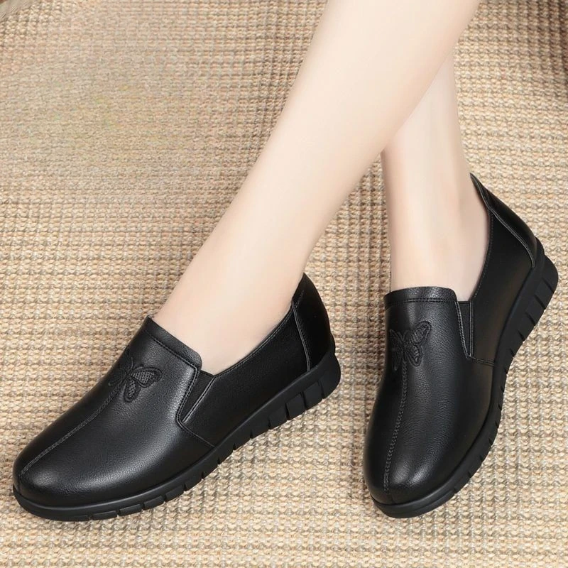 Spring Soft new Soled Mother Black Single Shoes Leather Non-slip Casual Comfortable Middle-aged Ladies Flat Shoes Ladies Shoes