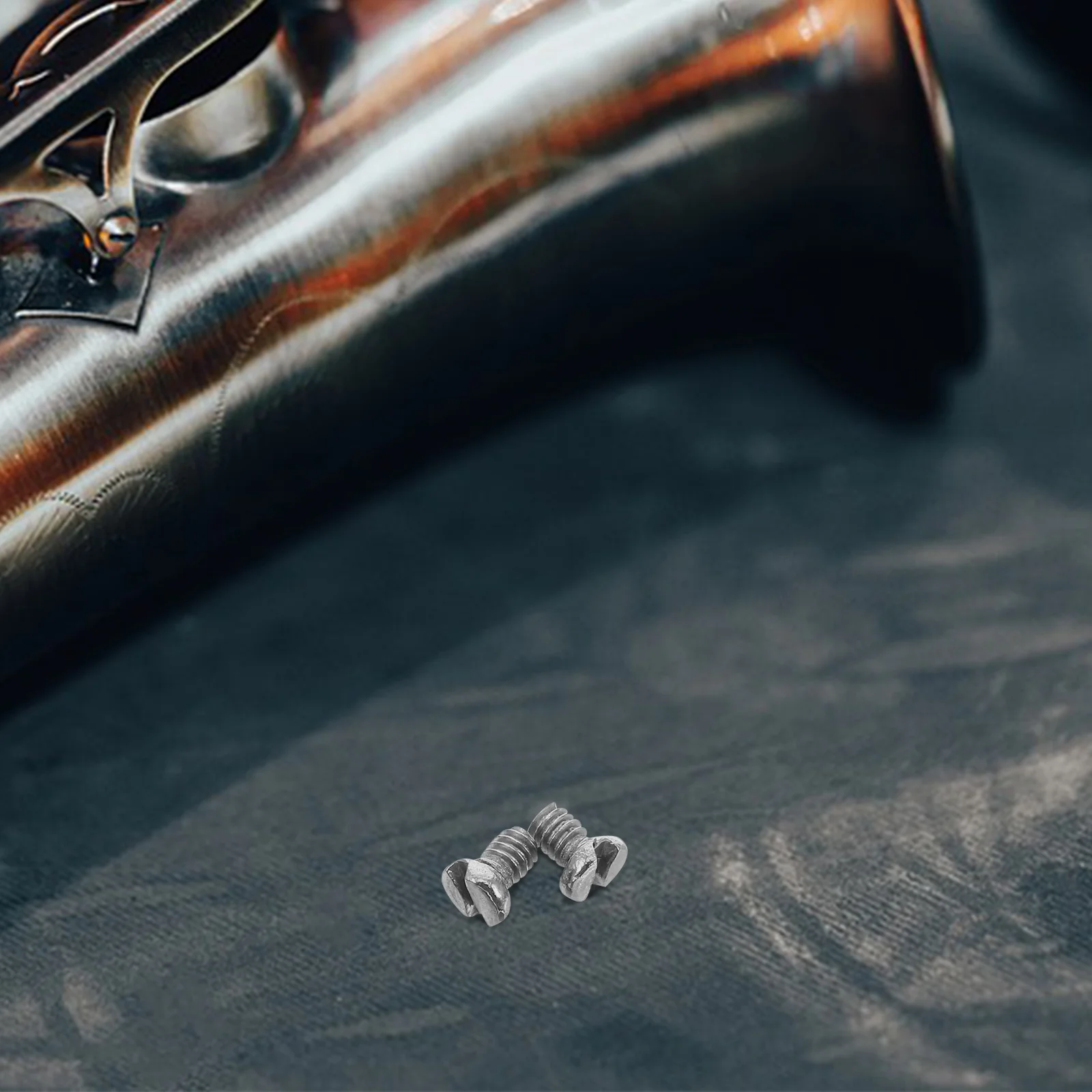 2 قطعة المسمار الكلارينيت أداة الرياح إصلاح الفولاذ المقاوم للصدأ تثبيت مسامير استبدال لآلة الساكسفون الكلارينيت الموسيقية