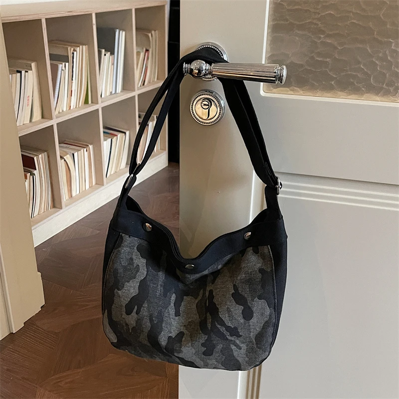 

2026 New Camouflage Hobo Shoulder Bag for Women Retro Army Green Canvas Crossbody Tote Casual Streetwear Underarm Handbag
