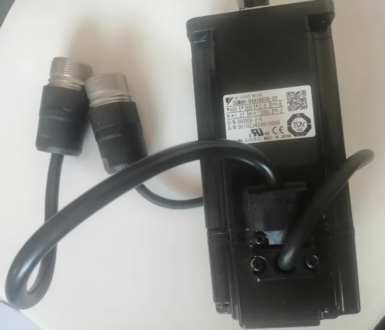 SGMAH-04A1A61D-0Y العلامة التجارية الجديدة محرك سيرفو SGMAH 04A1A61D 0Y ، الشحن السريع