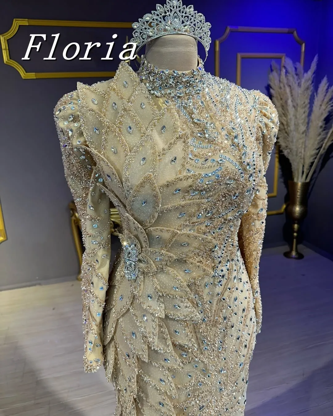 

Customized Dubai Muslim Long Sleeves Evening Gown for Women 3D Mul-layered Crystal Leaf Design Middle East Party Dress