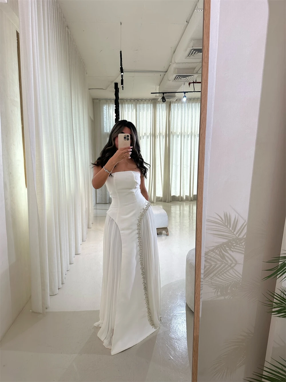 Customized Simple White Chiffon Celebrity Gowns Formal Strapless Sleeveless Evening Dress Elegant Straight Crystal Party Dresses