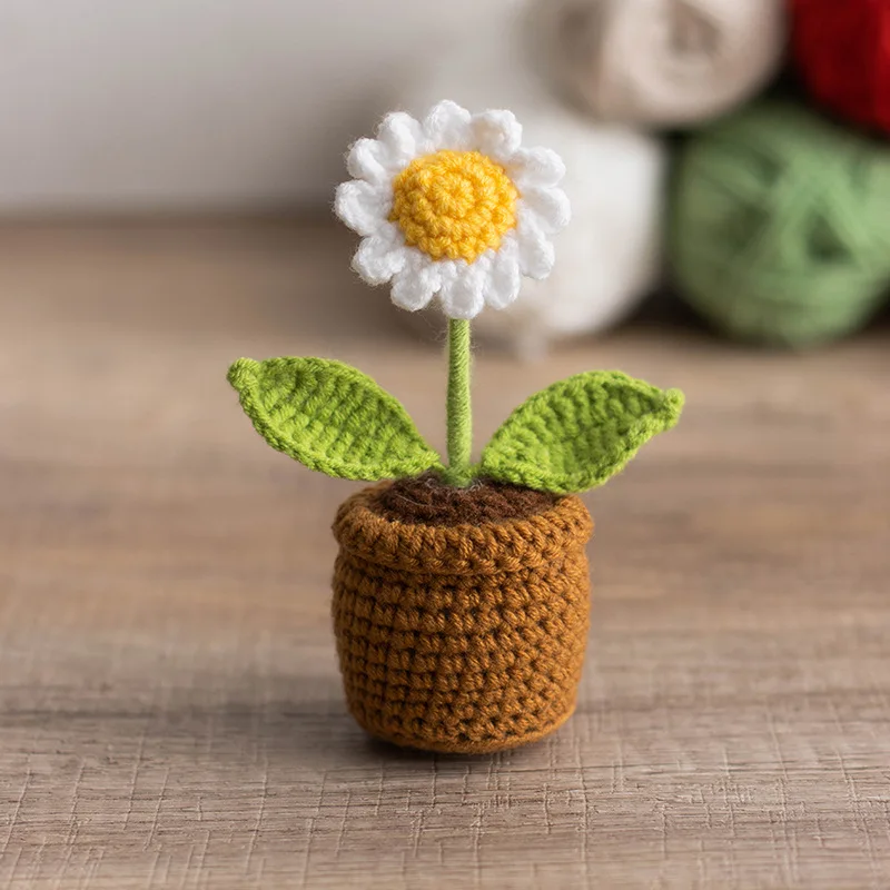 ミニ完成品のクロシェローズの鉢植え、感情的なサポートを与えるぬいぐるみ植物、母の日、バレンタインデー、クリスマス、卒業祝い