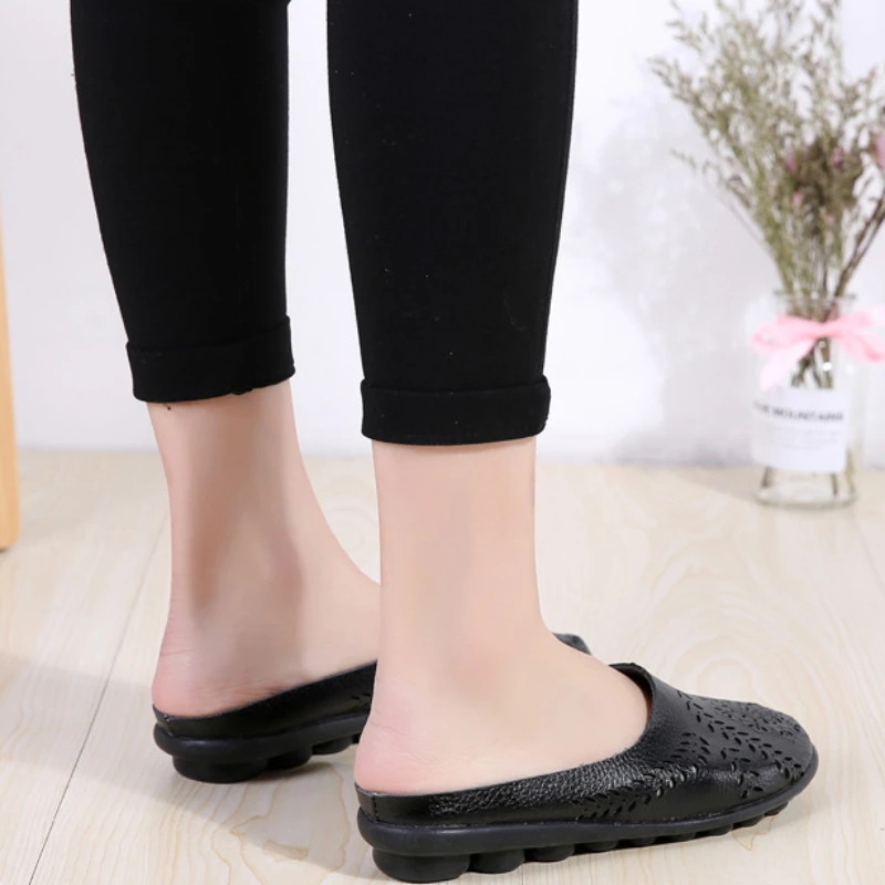 2024 New Lazy Shoes Casual Soft Sole Flat Beef Tendon Flat Shoes Hollow Breathable Bean Shoes Shallow Mouth Spring and Autumn