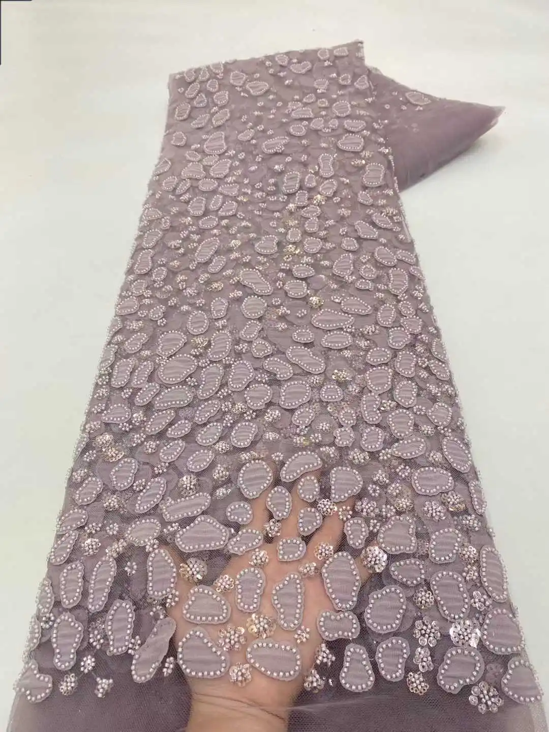 

High Quality Fashion African Sequins Tulle Embroidered Groom Lace Fabric Beaded Sequins Lace Fabric For Nigerian Wedding Dress