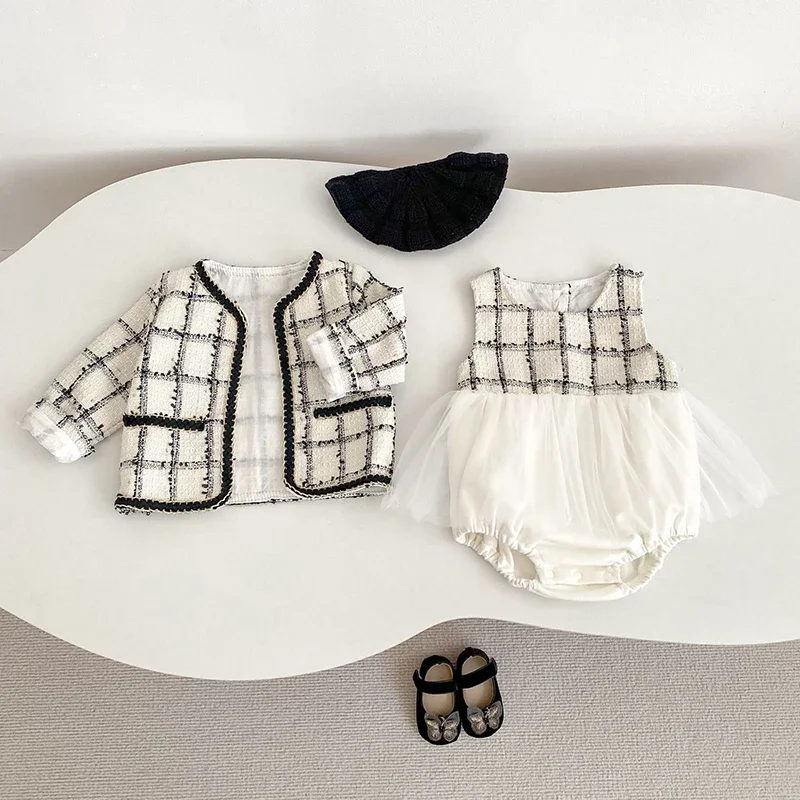 

2025 New Autumn 0-3Yrs Baby Girls Clothing Sets Long Sleeves Plaid Cardigan+Sleeveless Jumpsuit Toddler Baby Girl Clothes Suit