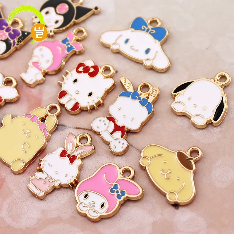 Sanrio Kuromi DIY colgantes de Anime niñas figura de acción juguete Pacha Melody Hello Kitty pendiente joyería accesorio colgante regalo de cumpleaños