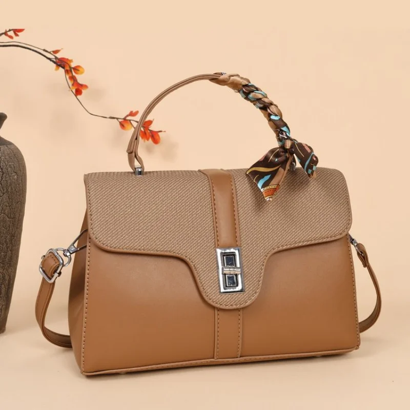 

Luxury Paris Fashion Vintage Handbag For Women With Crossbody Function Solid Color And Trendy Design