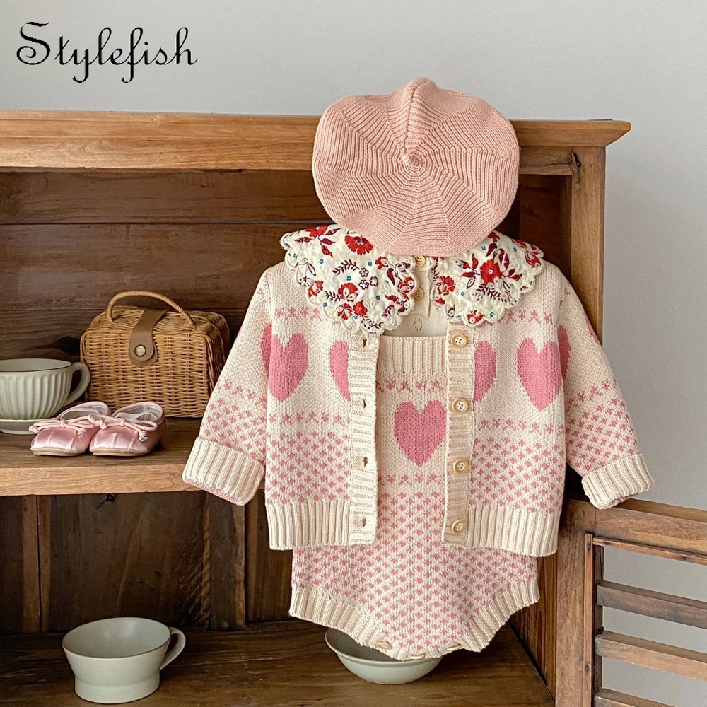 Autumn New 0-3 Year Old Baby Clothing Girl Sweater Set Love Jacquard Two Piece Round Neck Coat+Strap Sweater