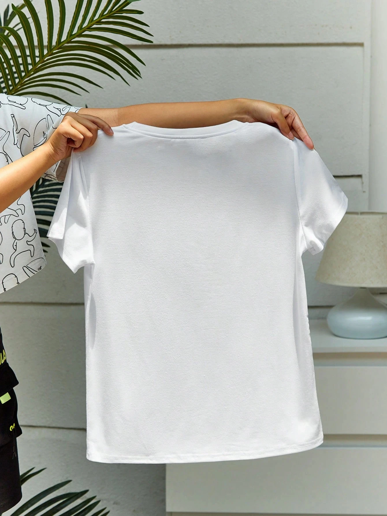 Damen-T-Shirt mit Cartoon- Sardinen-Buchstaben-Aufdruck, kurzärmelige Baumwoll-Grafik-T-Shirts, lässiger und vielseitiger Stil, geeignet für den täglichen Gebrauch – Detail 4