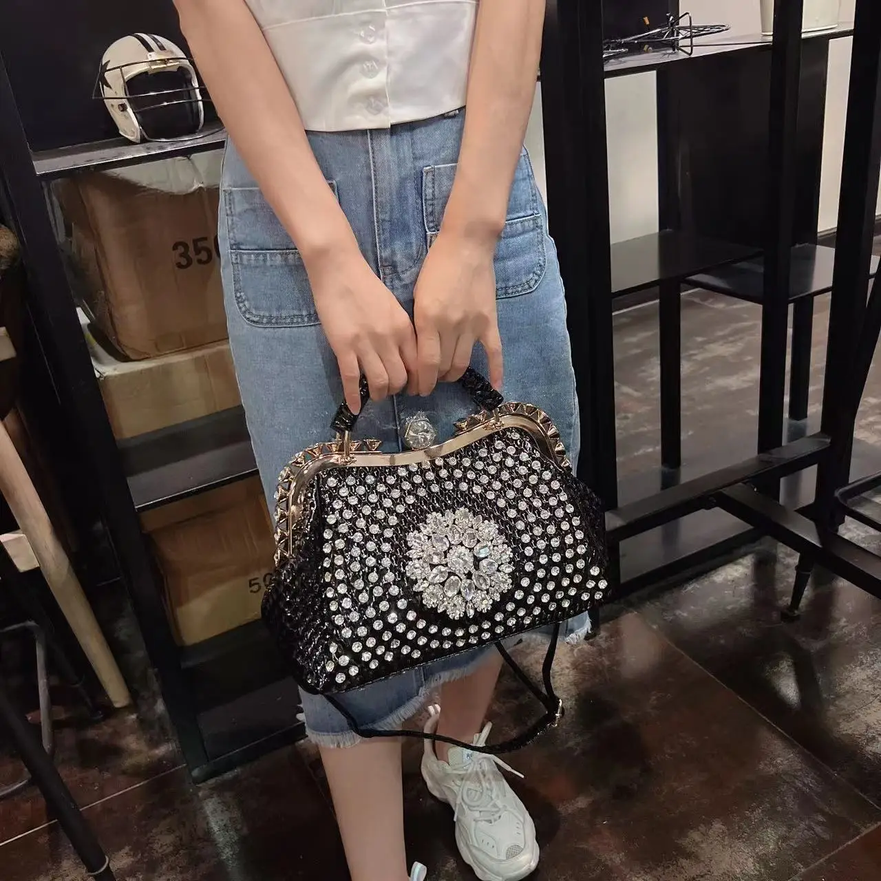 Senior sense shoulder bag female summer 2023 new explosive texture minority crossbody bag large capacity diamond-inset handbag f