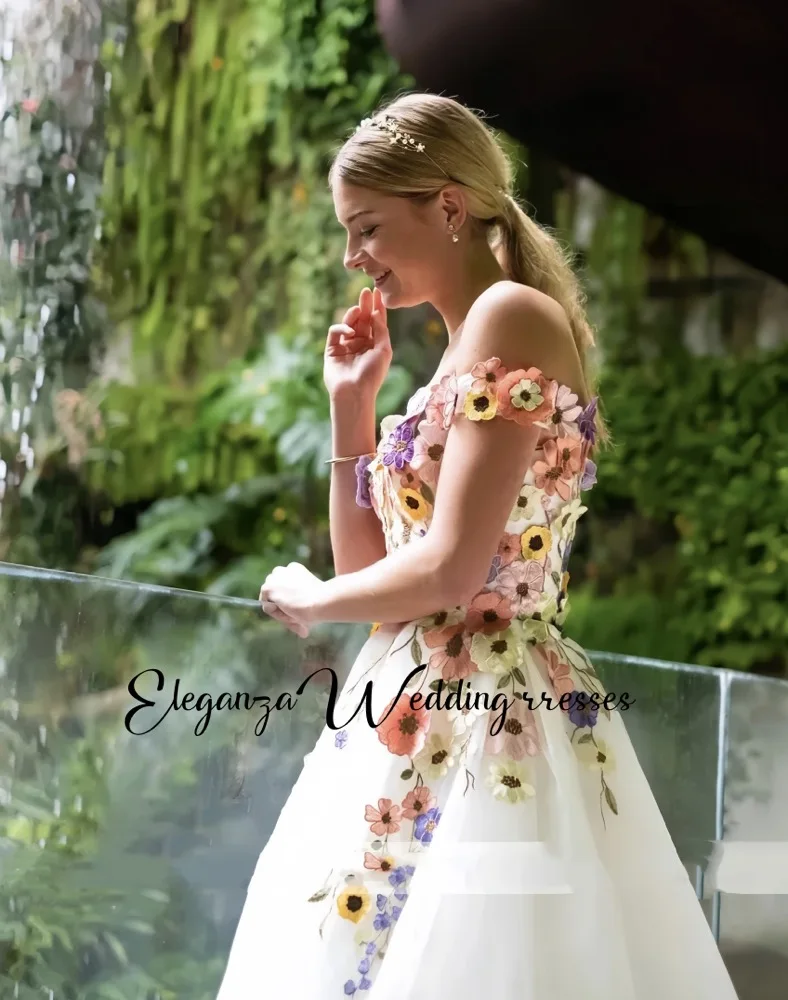 Gaun Pengantin Bunga Renda Bordir Warna-warni Bohemian Kustom Gaun Pengantin Hutan Tipis Bahu Terbuka Vestidos De Novia