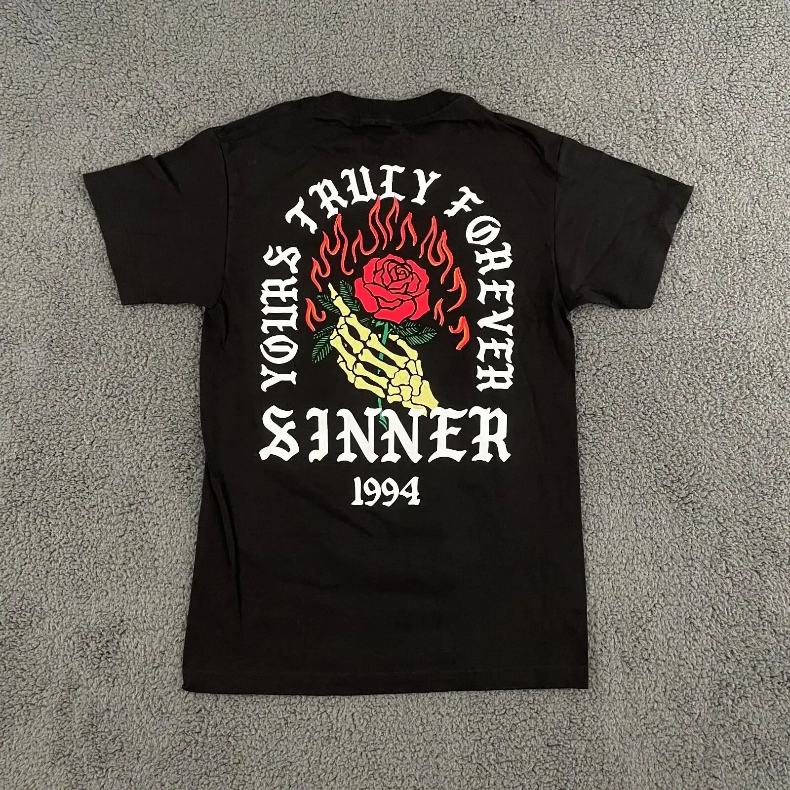 Yours Truly T Shirt Mens Small Black Skeleton Skull Floral Cotton Casual Dad vintage Washed streetwear designer clothes Soft