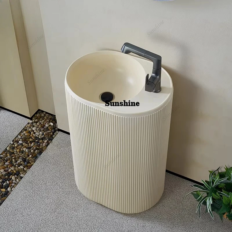 

Garden outdoor art integrated floor-to-ceiling wash basin cream wind villa column, oval