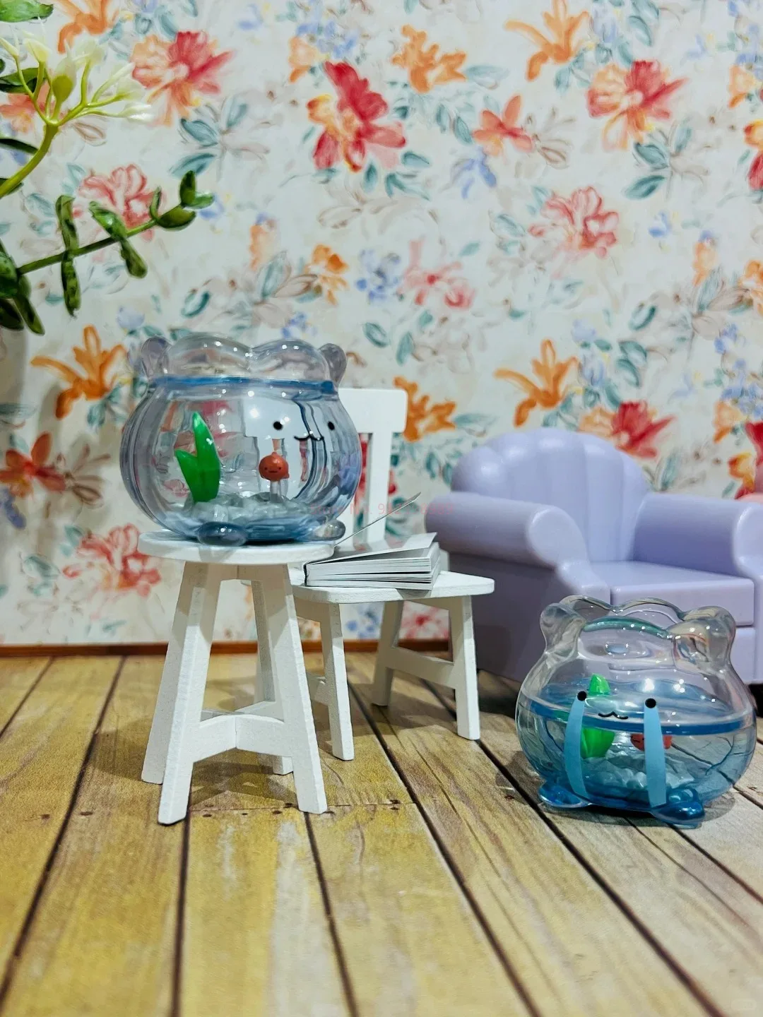 ในสต็อกมินิโปร่งใสถังปลา Jun Expression ออกแบบเครื่องประดับแคปซูลของเล่นตกแต่งน่ารัก