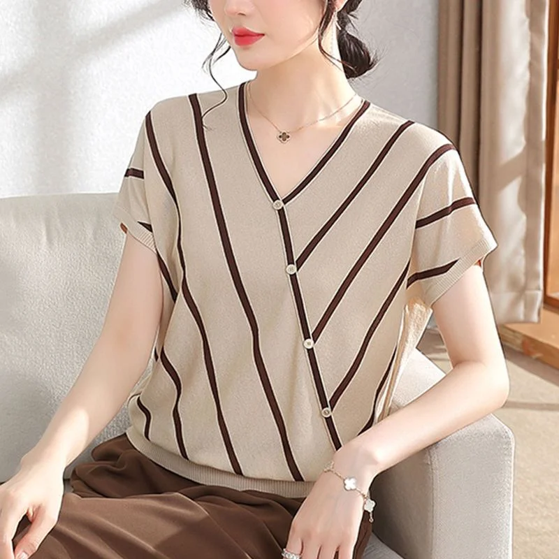 

Mom's New Summer V-neck Pullover Fashion and Minimalist Striped Button Patchwork T-shirt Casual and Versatile Short Sleeve Tops