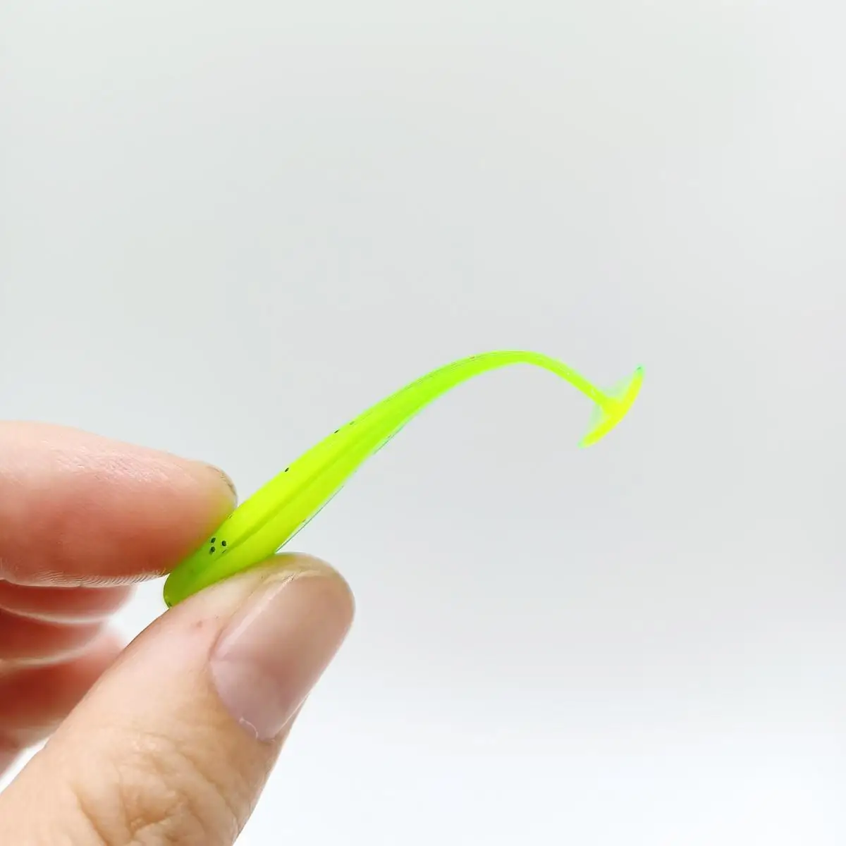 DUODUOYU 50PCS 35mm/0,35g 40mm/0,45g Micro T-schwanz Weiche Angeln lockt Kleine Künstliche Köder Jig Wobbler Bass Hecht Angelgerät – Detail 5
