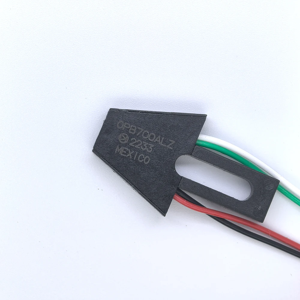 1pcs of  OPB700ALZnew and original IC sensor OPB700ALZ OPTO TRANS 5.08MM REFL C-MT