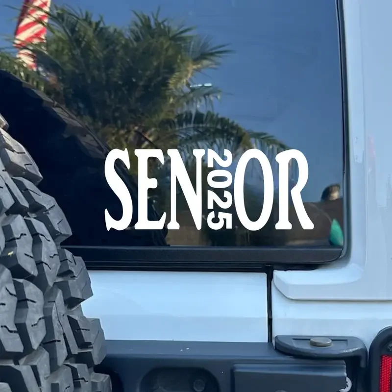 ملصق فينيل ممتاز من الدرجة الأولى لعام 2025 - ملصق نافذة سيارة متين، 7.5 × 3 بوصة، للاستخدام الخارجي حتى 6 سنوات