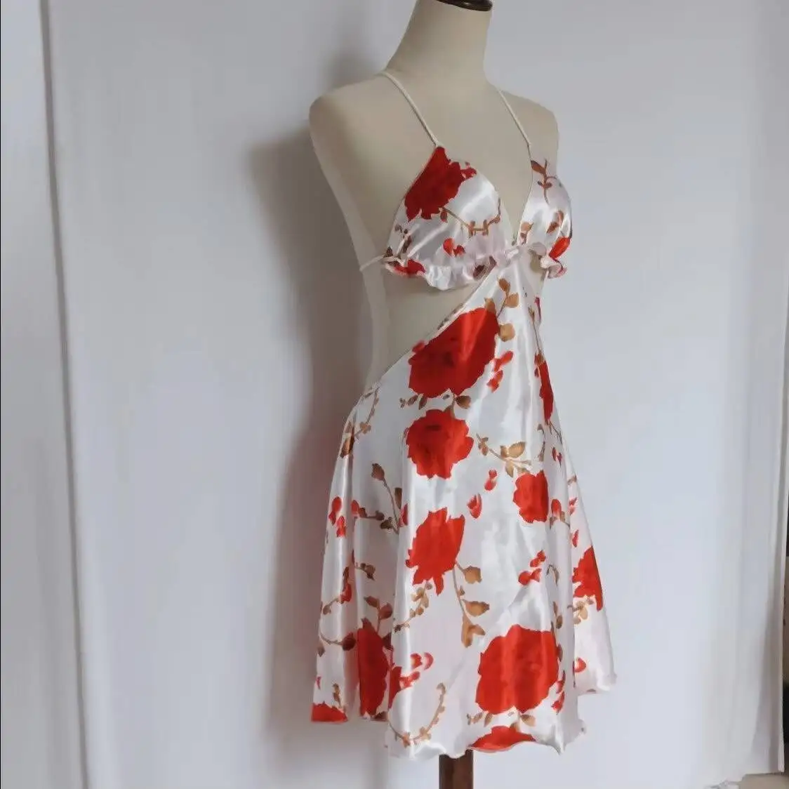 45-70kg Letnia błyszcząca, kwiatowa, krótka sukienka bez rękawów Seksowna damska mini sukienka bez pleców