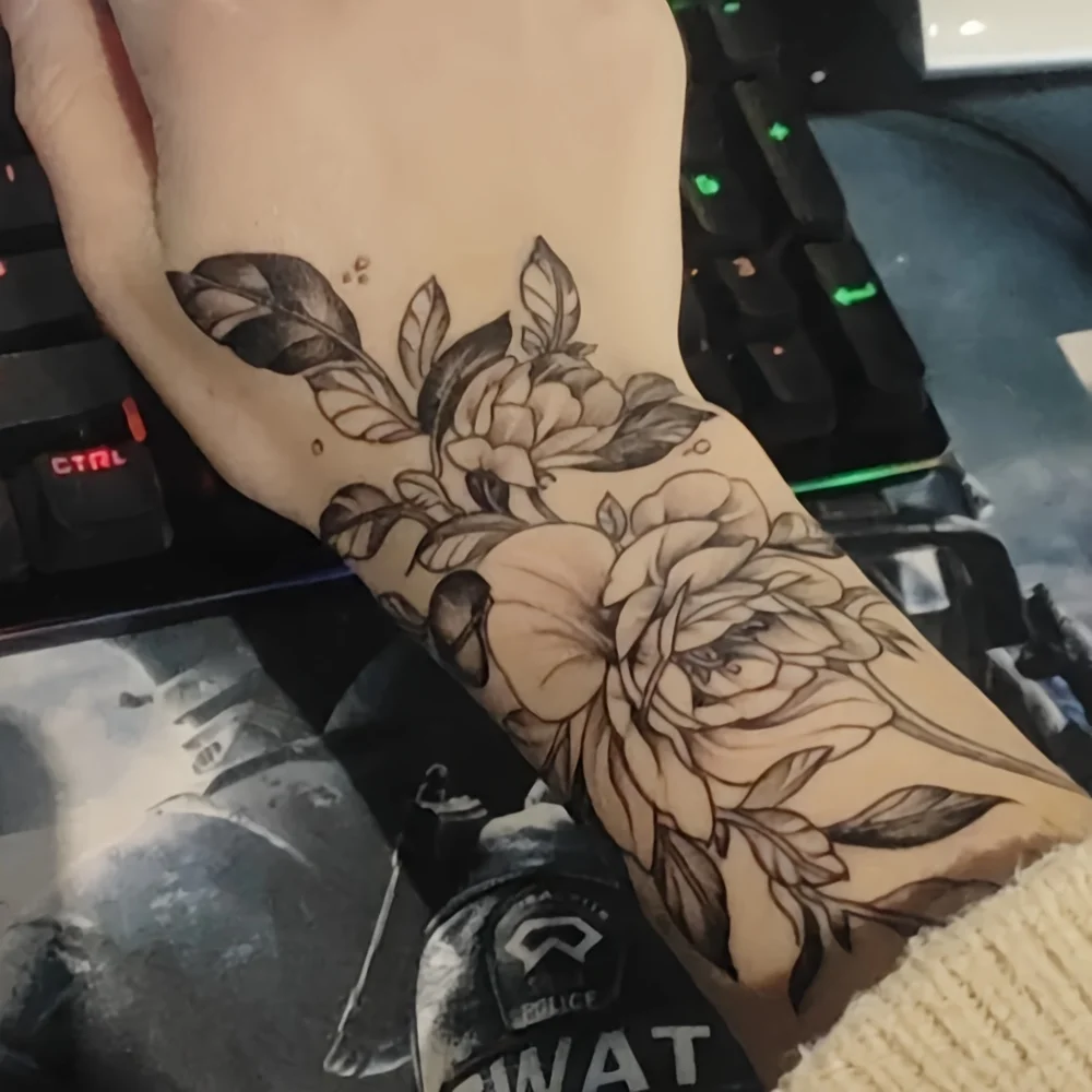 

6 large herbal tattoo stickers, lasting 7 to 15 days, waterproof and wear-resistant, with a realistic effect