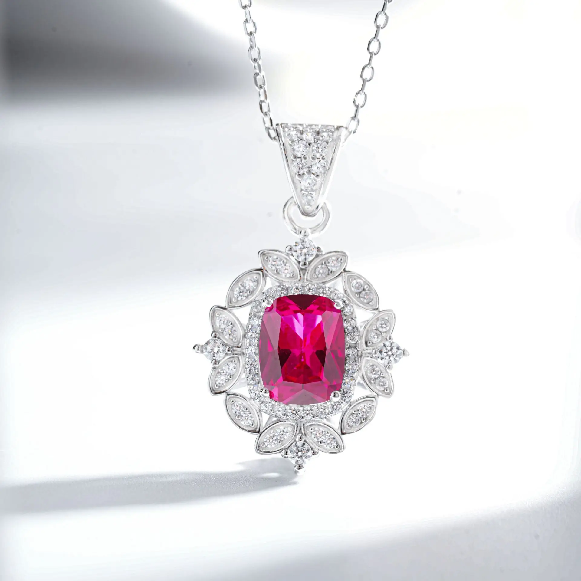 

Luxury 18K white gold solid platinum Women's Diamond Cut Full Diamond Pendant Clavicle Chain