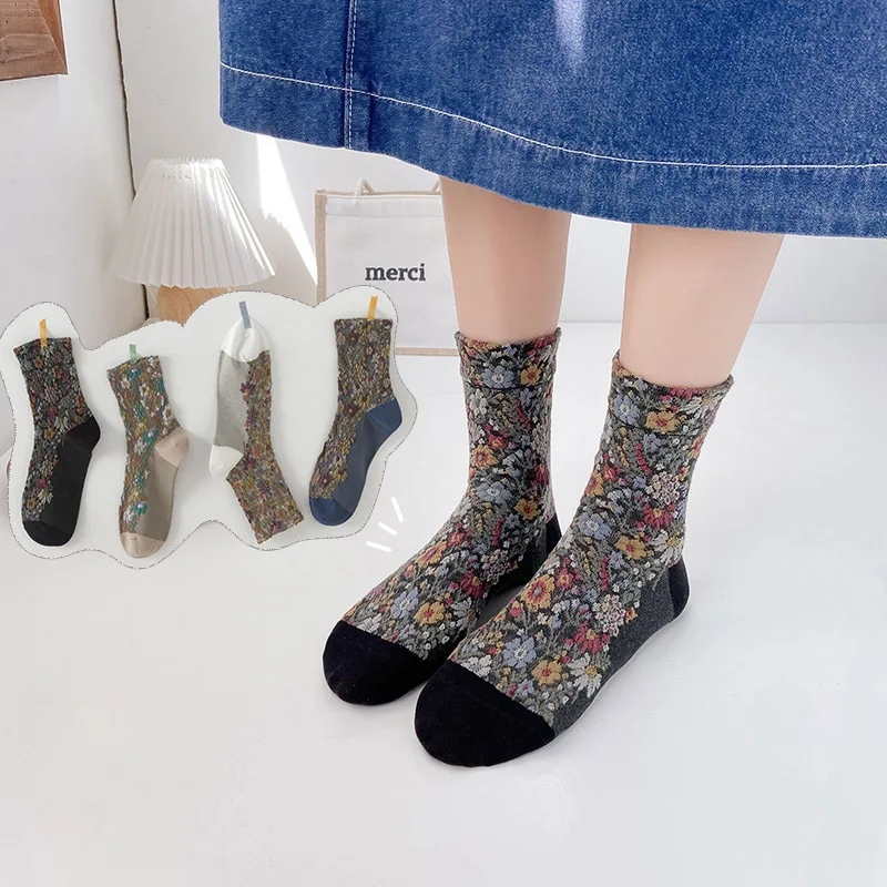 Black Vintage Socks Women Flower Embroidery Harajuku Retro Crew Sock Ethnic Japanese Fashion Streetwear Kawaii Cute Socks Korean