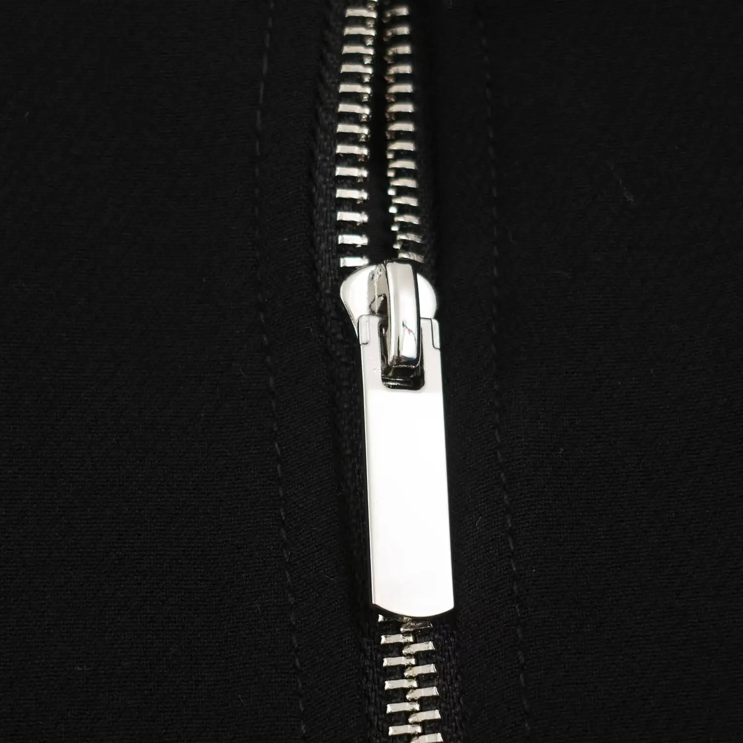 KONDALA Damen Trendige Lässige Stehkragen-Jacke Minimalistische Pendler-Jacke mit Plissiertem Saum und Reißverschluss 2026 Herbst Vielseitige Jacken – Detail 19