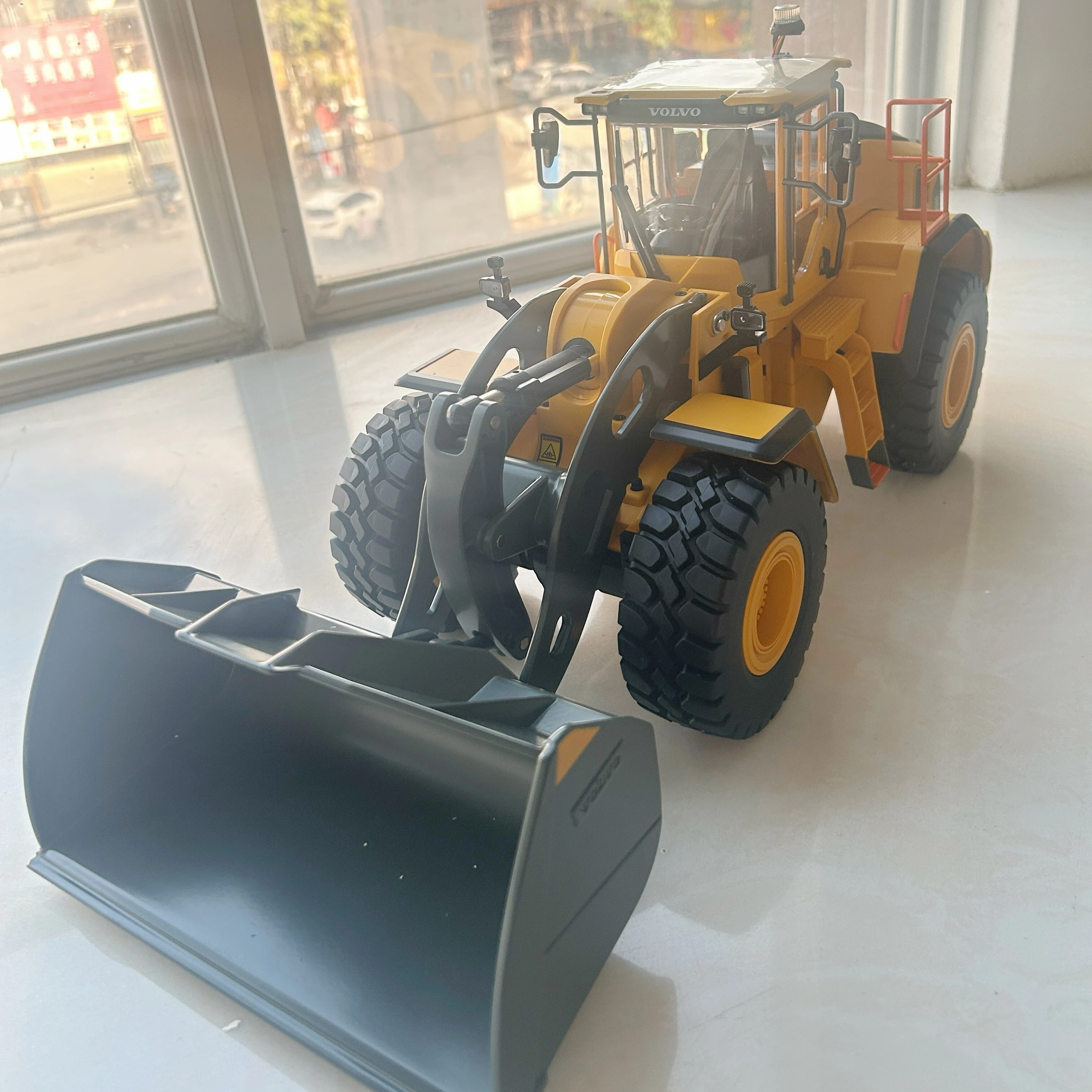 รถของเล่นบังคับวิทยุ E592 1/16 - Heavy Equipment Games บทวิจารณ์และราคา