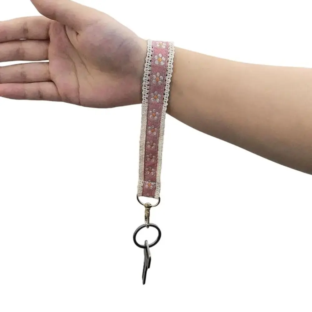 Милый анти-потерянный кружевной ремешок на запястье, красочный тканевый брелок с цветком, кулон, изысканный брелок, ремешок в этническом стиле, аксессуары для сумки