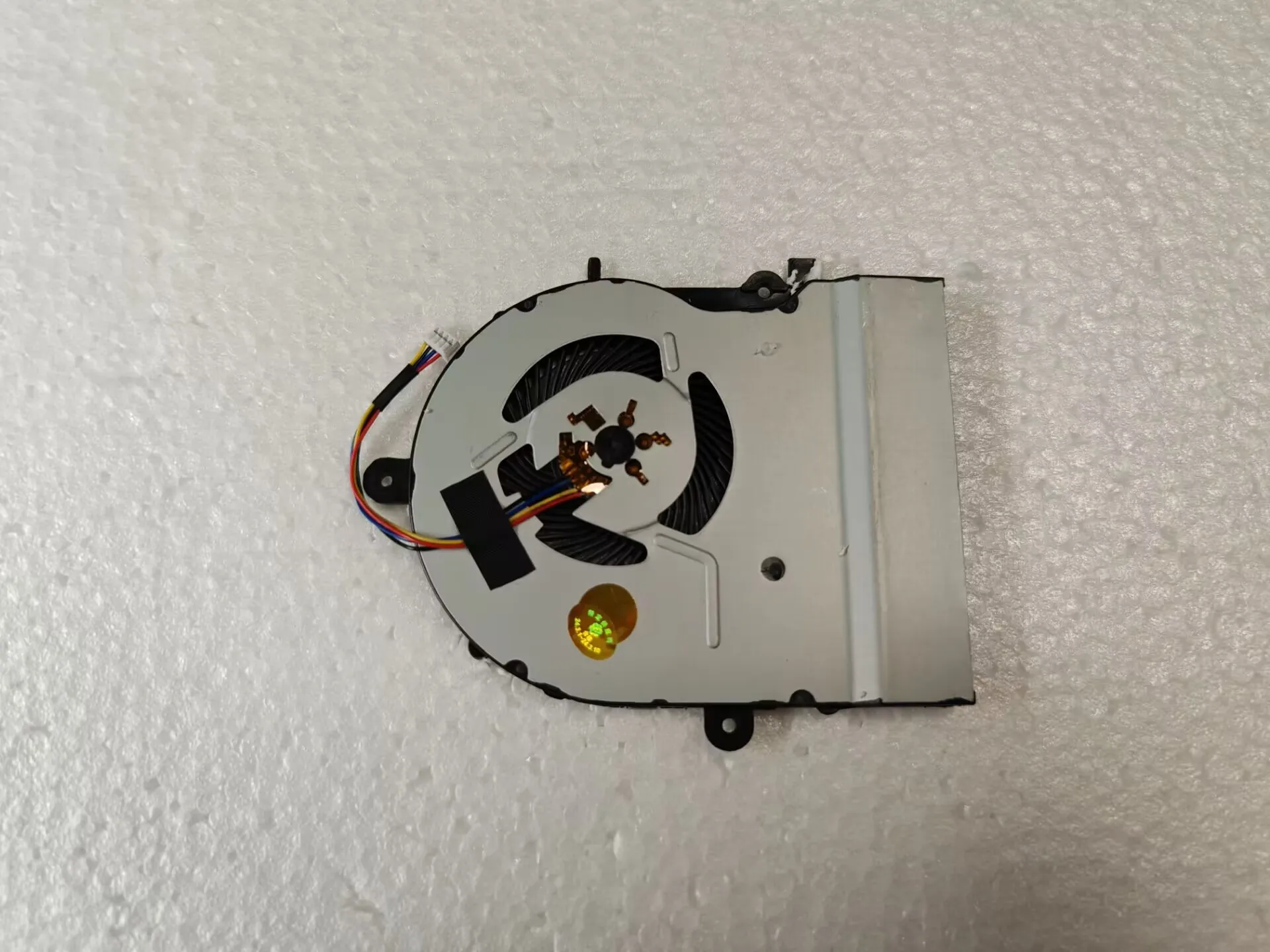 

Новый ЦП охлаждающий вентилятор для ASUS A501 A501LX K501LX K501UX V505L K501L K501LB