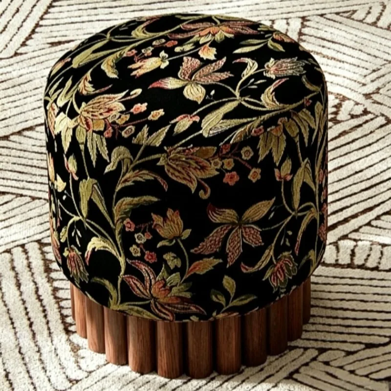 Solid Wood Makeup Stool Vintage Low-profile Makeup Stool Circular Creative Shoe-changing Stool Light Luxurious Household Decor