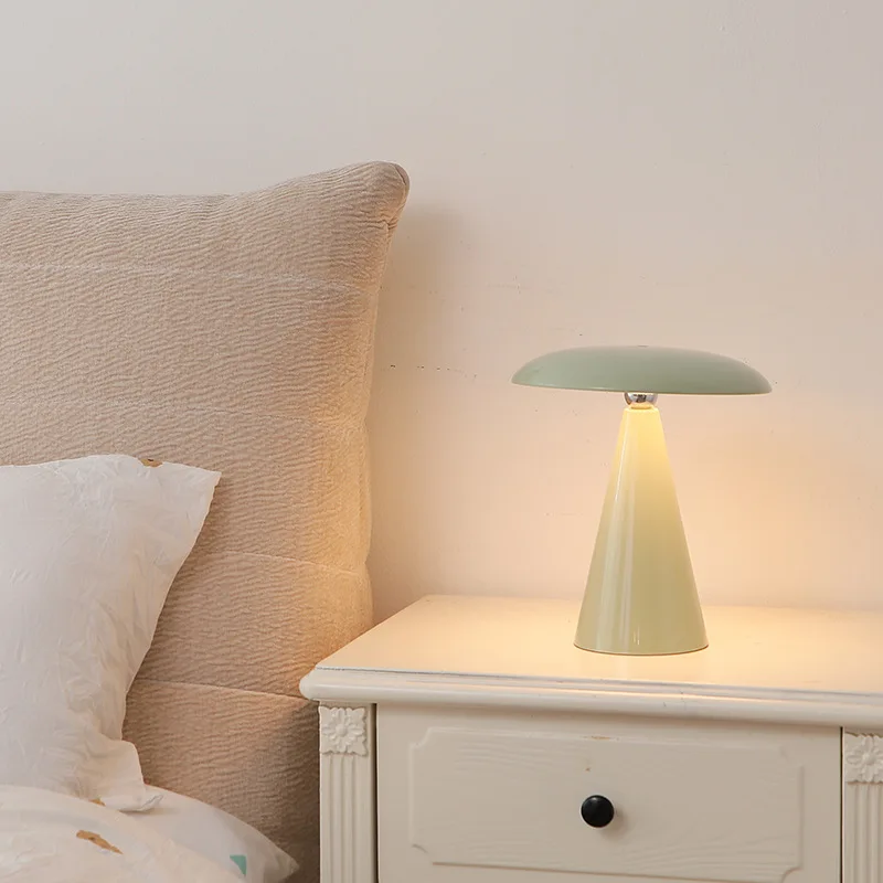 شحن جو مغناطيسي على شكل فطر، غرفة نوم بسيطة بجانب السرير، مصباح مكتبي مزخرف يعمل باللمس #4