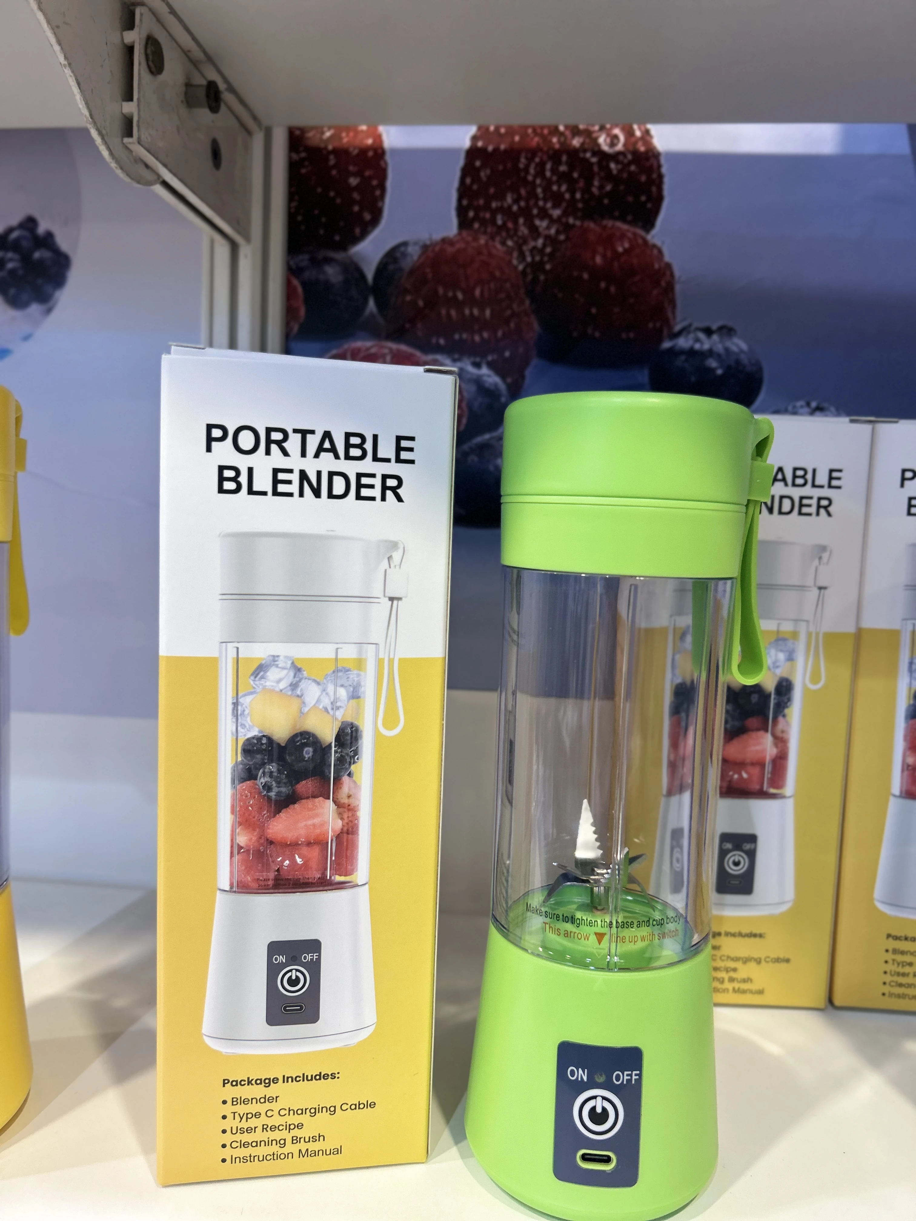 Manufacturer Best Seller Personal Use Small Kitchen Appliances 6 Blades Rechargeable Portable Blender Portable USB 380ml Blender view 5