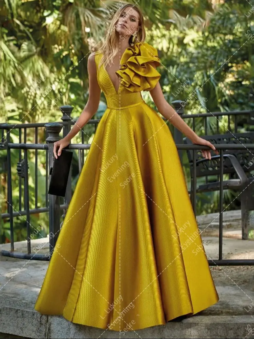 Luxury Light Yello Evening Dresses A Line For Woman Formal Sexy Pleat Satin Deep V Neck Prom Gowns Formal Elegant Fashion Party