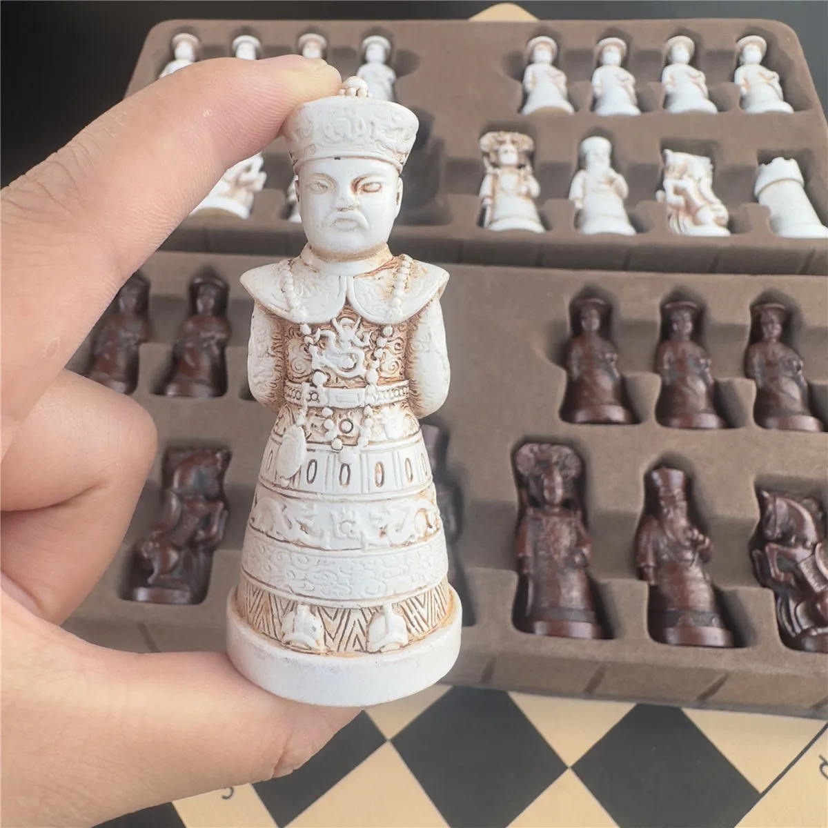 

Antique Chess Large Qing Bing Chess Pieces Leather Chessboard 3d Qing Bing Resin Chess Pieces Game Box 40*19cm /15.7*7.5inch