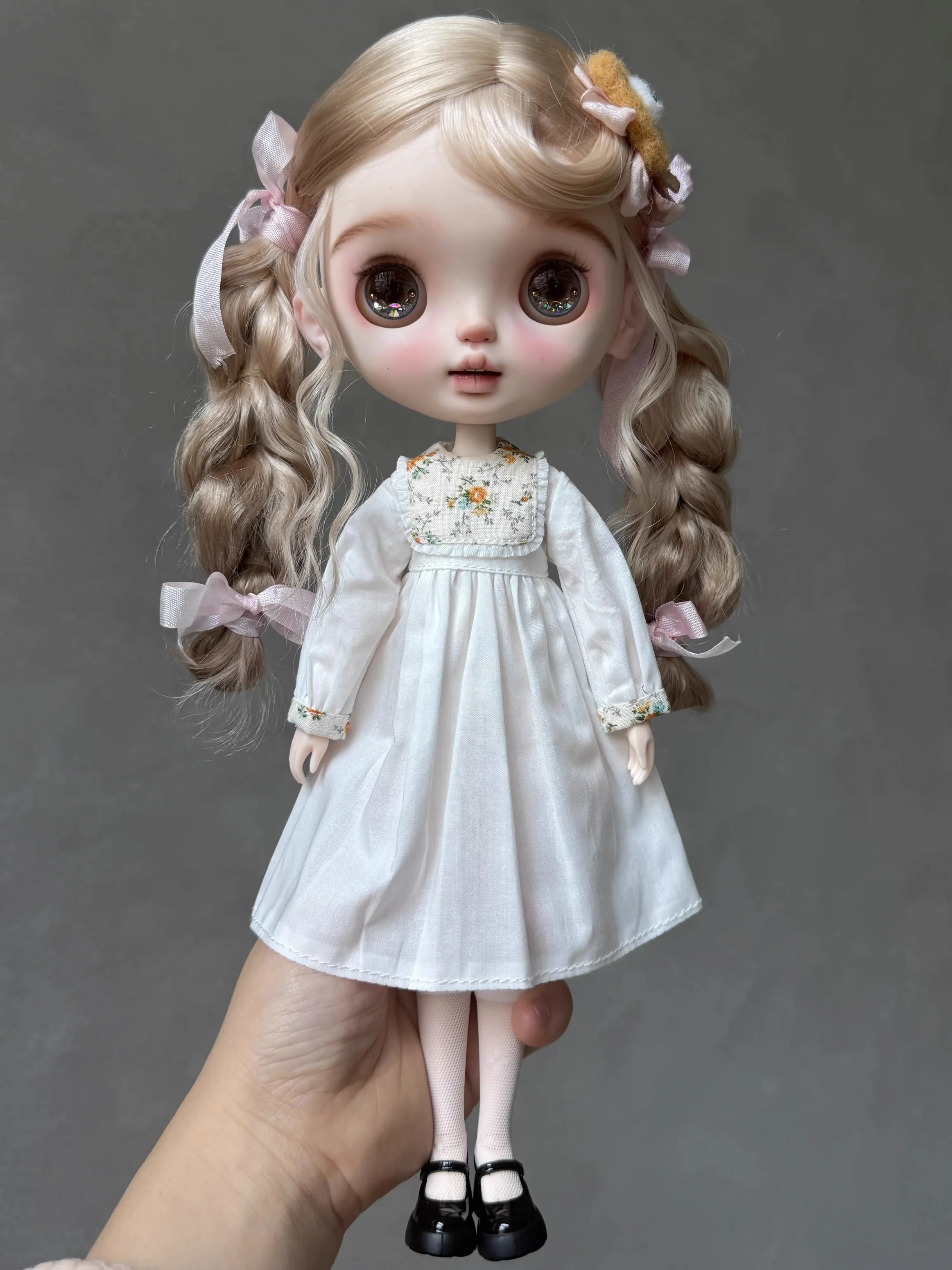 

Sweet White Floral Dress Cute Simple Lolita-style Dress 1/6 Blyth Doll Clothes Parts For 19 Joints OB24 Azone Doll Dress Up