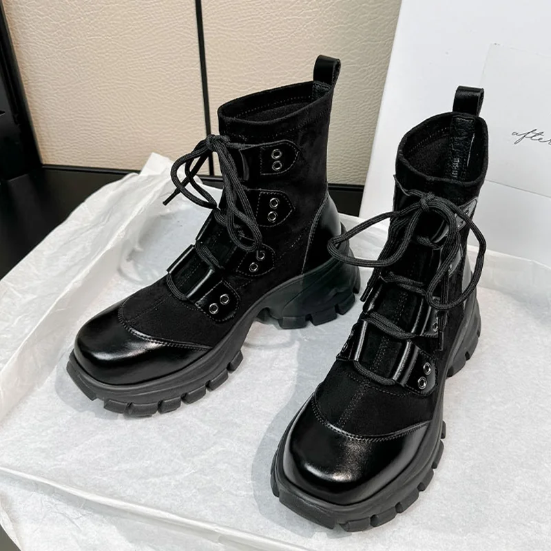 حذاء من الجلد للنساء بكعب عالٍ أحذية رياضية 2025 مصمم الشتاء بدعة الدانتيل يصل قصيرة تشيلسي الأحذية مضخات جديدة القوطي Mujer بوتاس