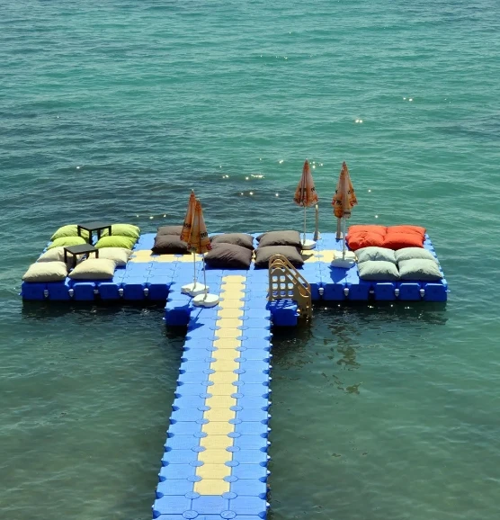 

Wholesale HDPE Material Pontoon Cubes Floating Platform From Supplier