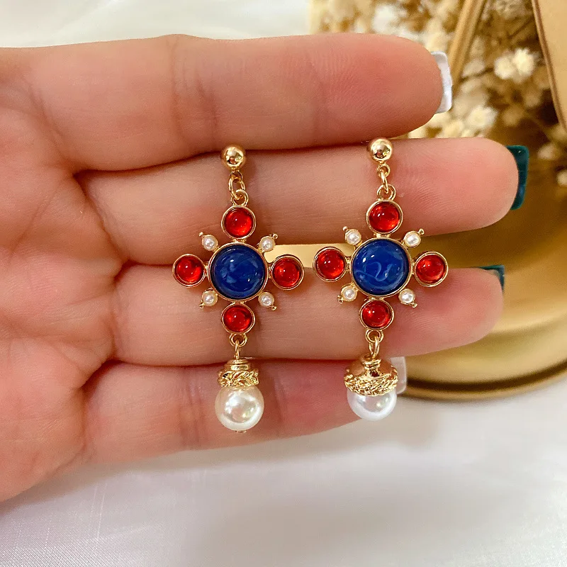 Court Retro Imitation Pearl Stud Earrings Women's Classical Temperament Elegant Design Versatile Senior Fashion Jewelry 5E159