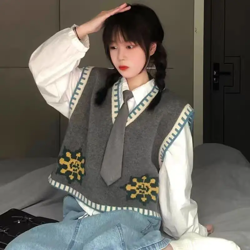 

Autumn Winter Layered V-neck Knitted Vest New Chinese Style Popular Girls Retro Versatile Korean College Style Sweater