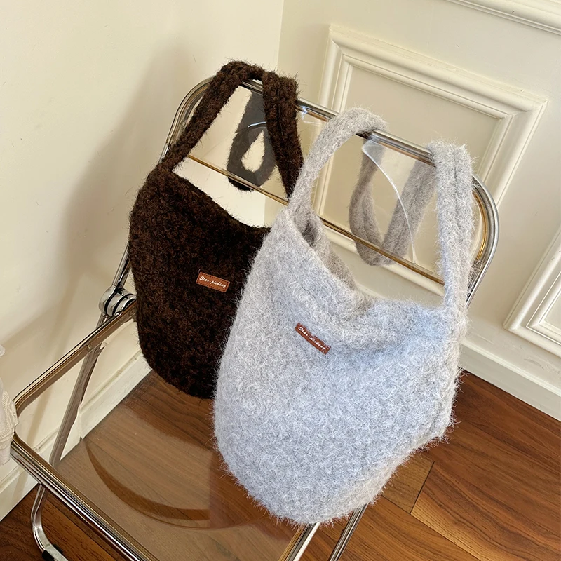 

Осенне-зимняя модная новая плюшевая женская сумка на одно плечо в форме ведра, простая и повседневная универсальная персонализированная сумка через плечо