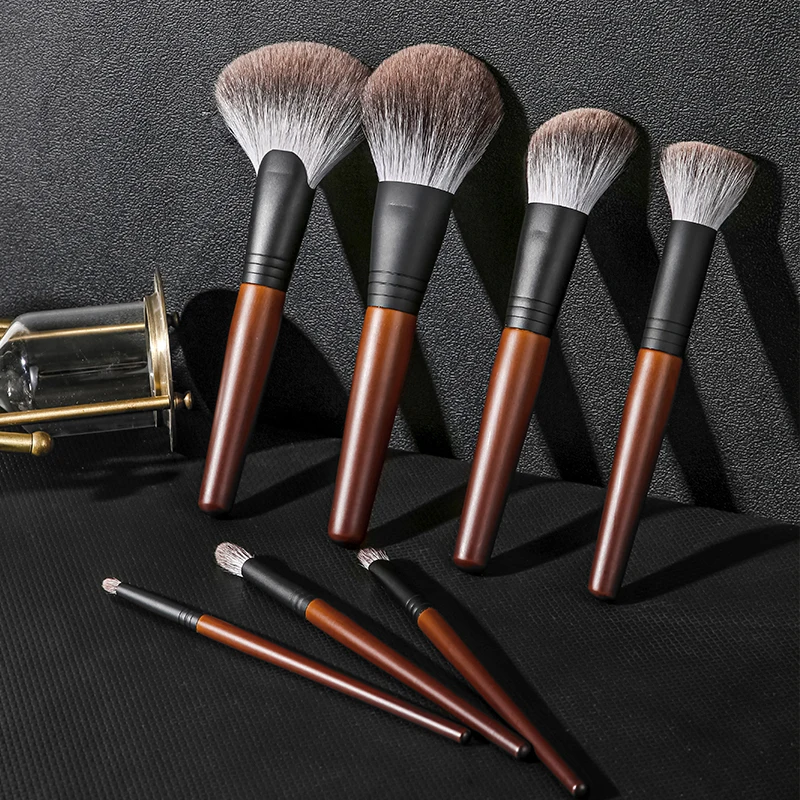 

8 Pcs Premium Caramel Snow Fox Hair Makeup Brush Set Professional Customizable Private Label Luxury Makeup Brushes Wholesale Kit
