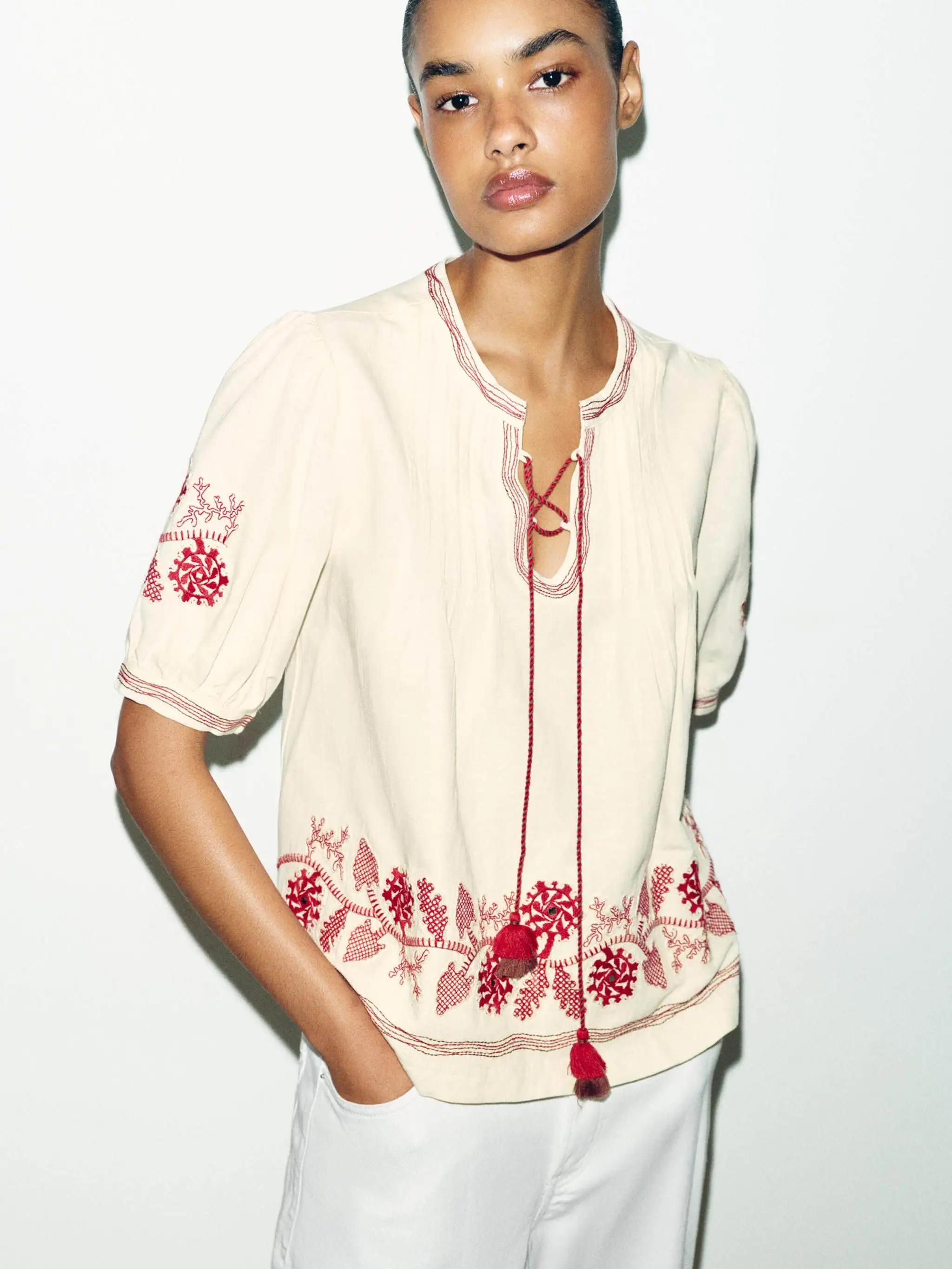 

New Summer Women's Shirt Retro Short Sleeve round Neck Embroidered Tassel Fashionable Traditional Chinese Style Women's Top