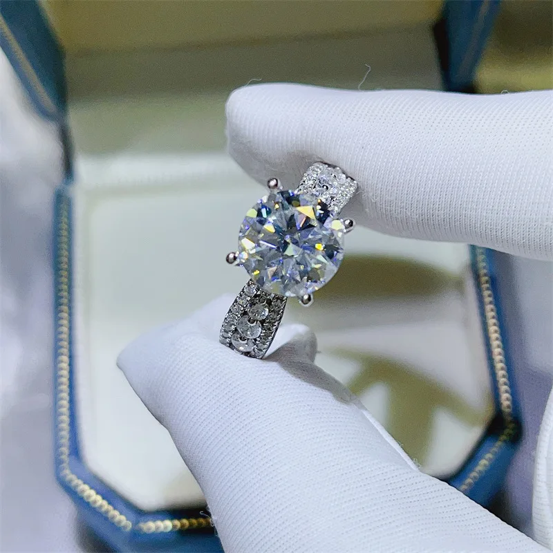 Comfortable Wearing 4-Prong Round Ring For Women 3ct Moissanite PT950 Platinum | Skin-friendly platinum, pressure-free all day