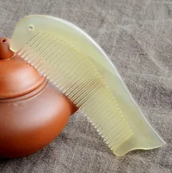 Creative fish shaped design, high-quality natural sheepskin comb, portable for travel