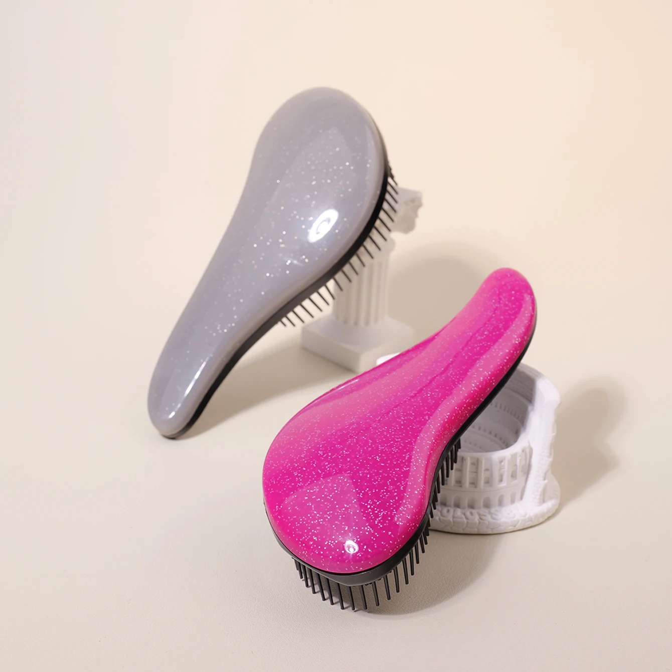 

2 шт. щетки для распутывания волос для взрослых, щетка для распутывания натуральных, вьющихся, прямых, влажных или сухих волос, специально для настоящих париков из волос