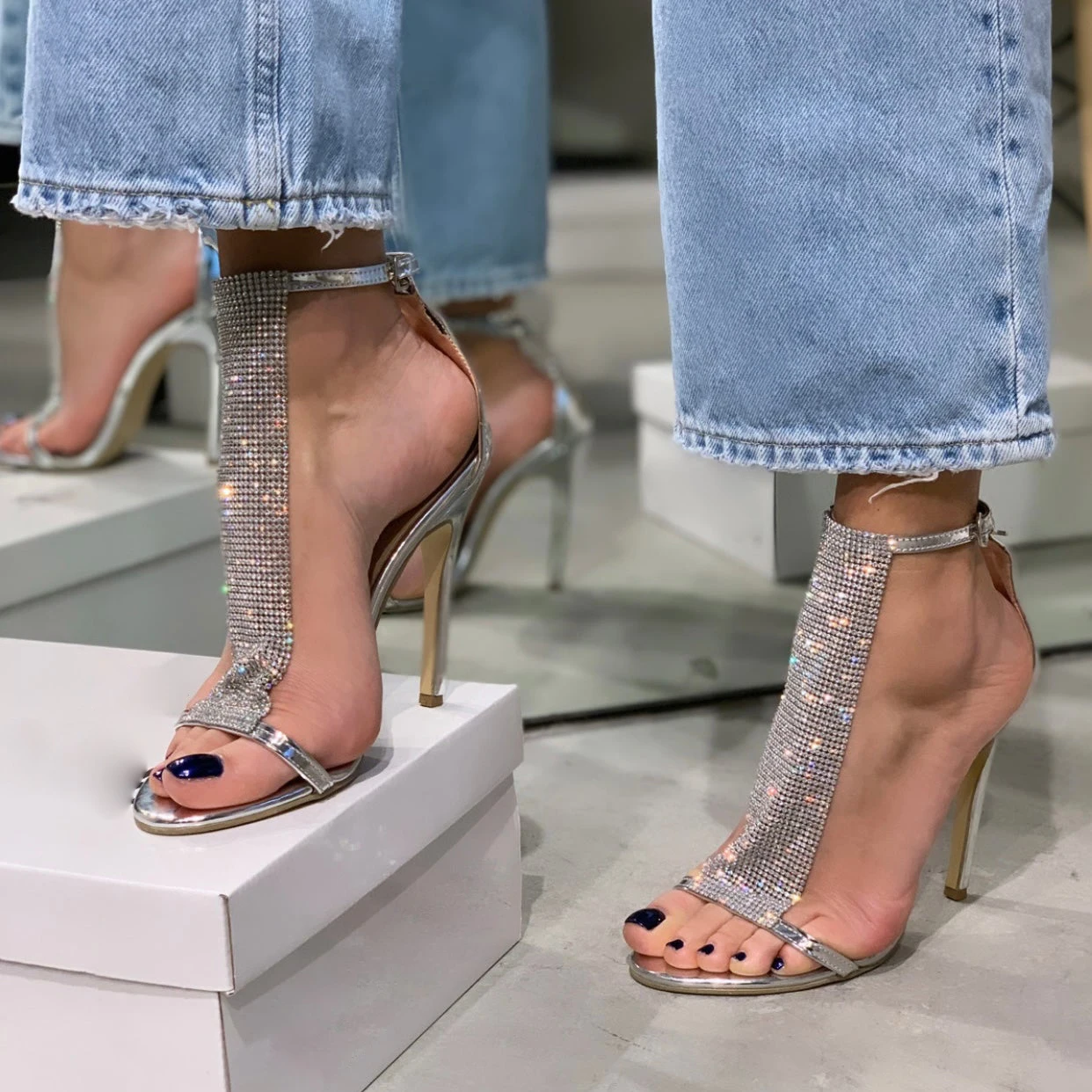 

Сандалии женские на высоком каблуке 8 см, роскошные универсальные босоножки серебристого цвета с блестками, свадебная обувь, лето 2023